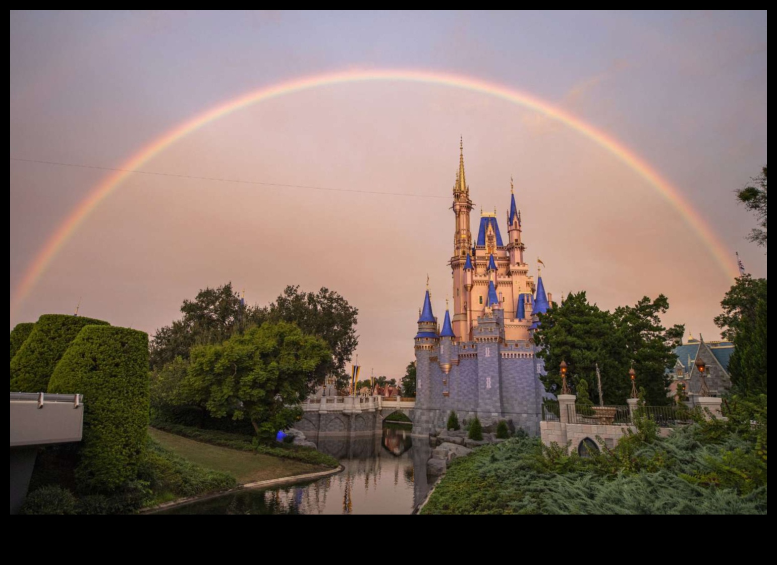 how much is admission to disney world